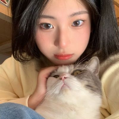 一个男人坚持天天联系你