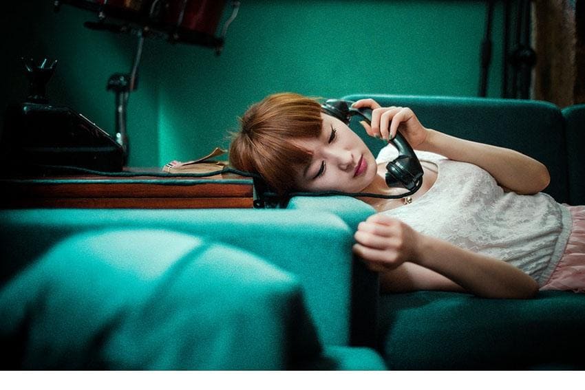 青春校园娇柔女生伤感图片