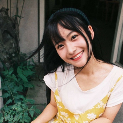 内心严重缺爱的女孩表现