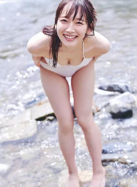 日本女星吉冈里帆写真超美!性感魅力不可挡