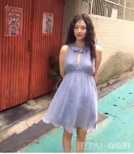 雪莉再放飞自我 直播时自曝：只有穿内裤