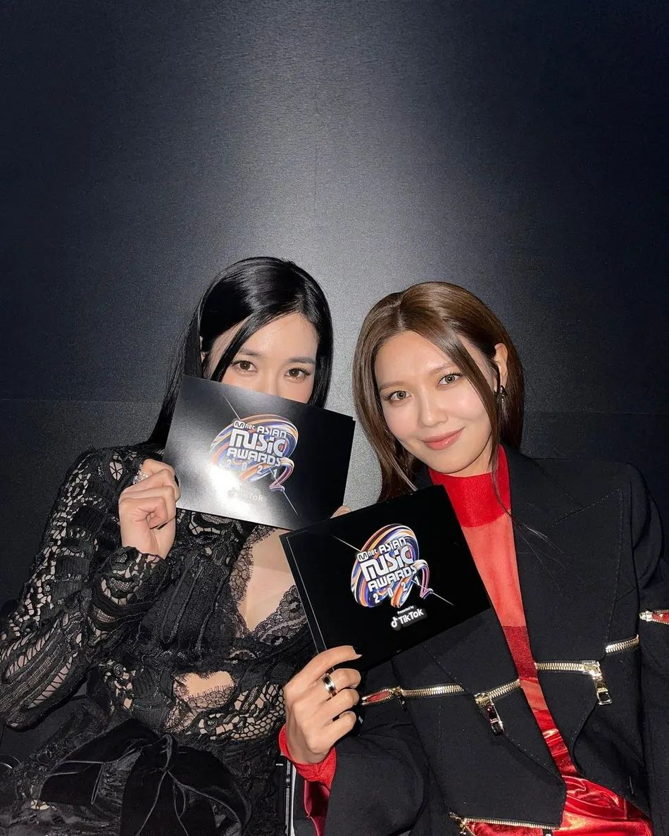 Tiffany崔秀英合照超美!两大美女魅力四射