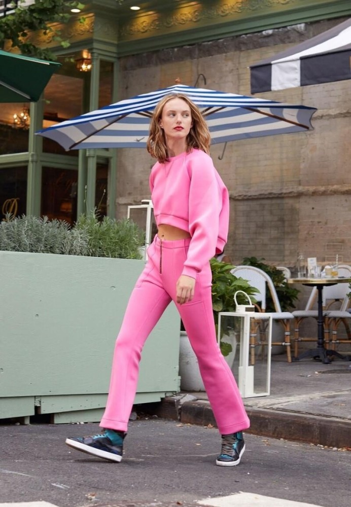 经典的卫衣套装穿对了更有个性，这几款卫衣时髦精来试试吧