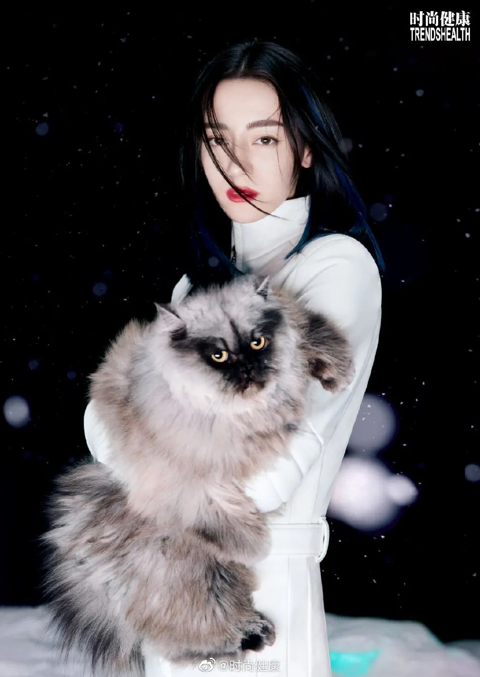 迪丽热巴瑞雪美图超妩媚!气场全开魅力十足