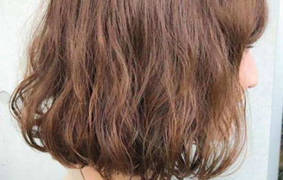 女生齐肩发造型图片 今年最in发型之一