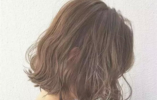 女生齐肩发造型图片 今年最in发型之一