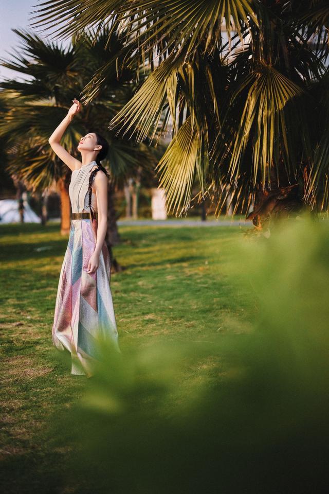 张钧甯穿拼接裙出席电影节，穿出了优雅时尚感