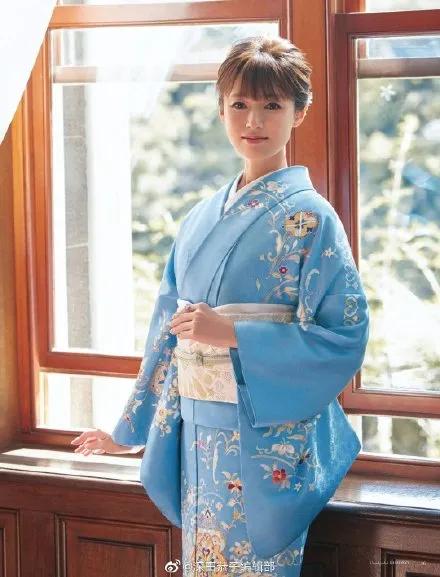 深田恭子和服太惊艳!短发利落眼睛动人