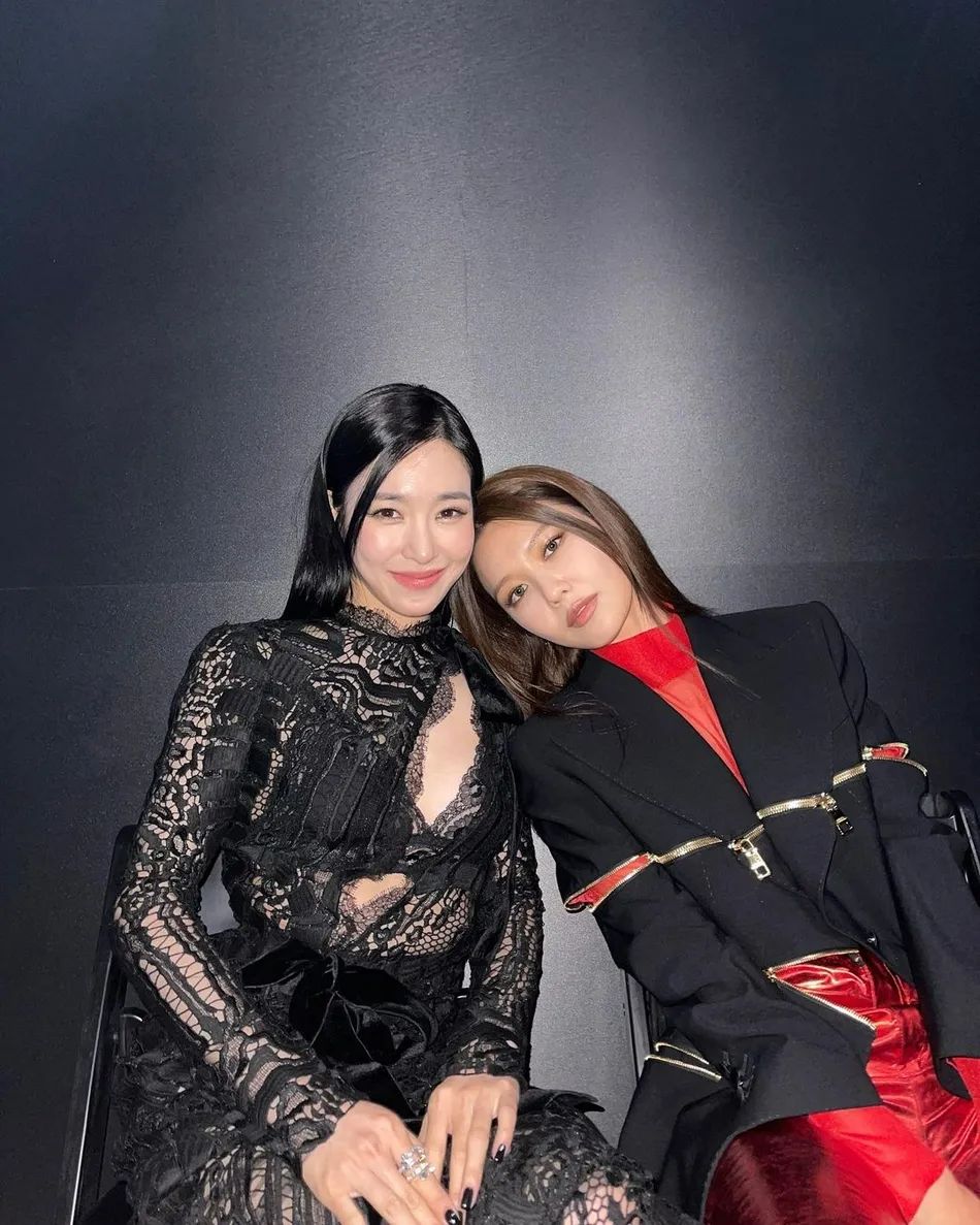 Tiffany崔秀英合照超美!两大美女魅力四射