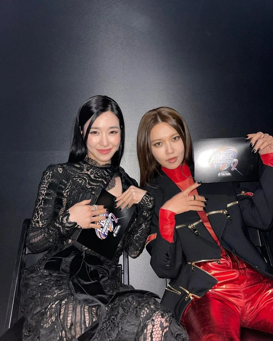 Tiffany崔秀英合照超美!两大美女魅力四射