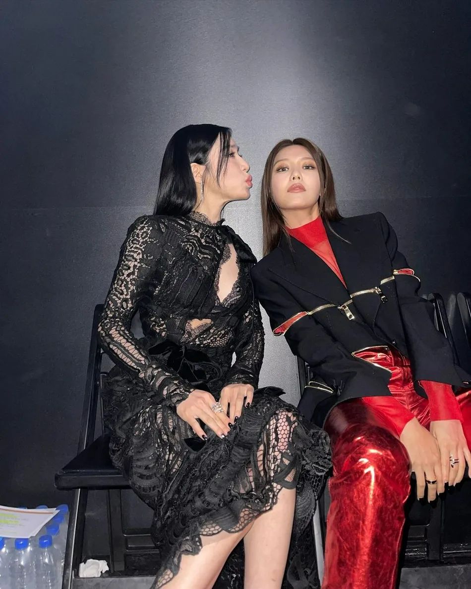 Tiffany崔秀英合照超美!两大美女魅力四射