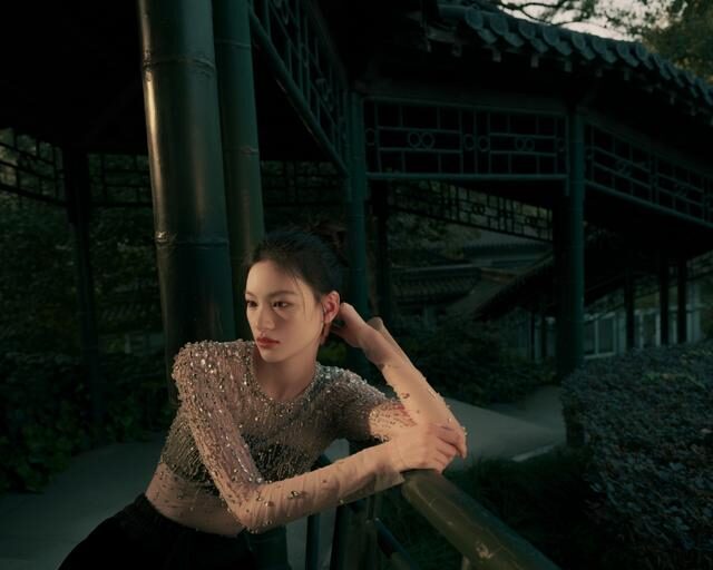 99年邱天透视装出席活动,高挑自信太有气质