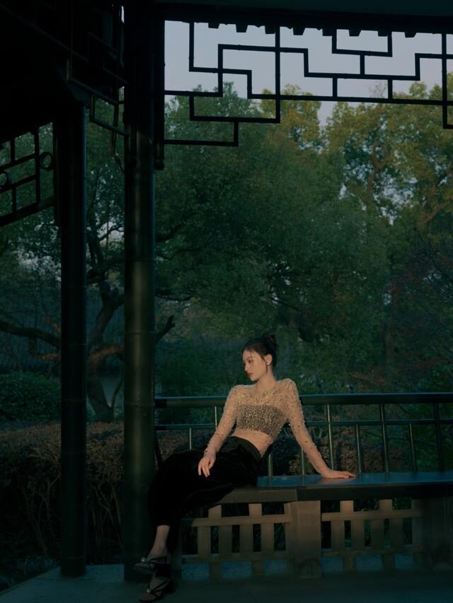 99年邱天透视装出席活动,高挑自信太有气质