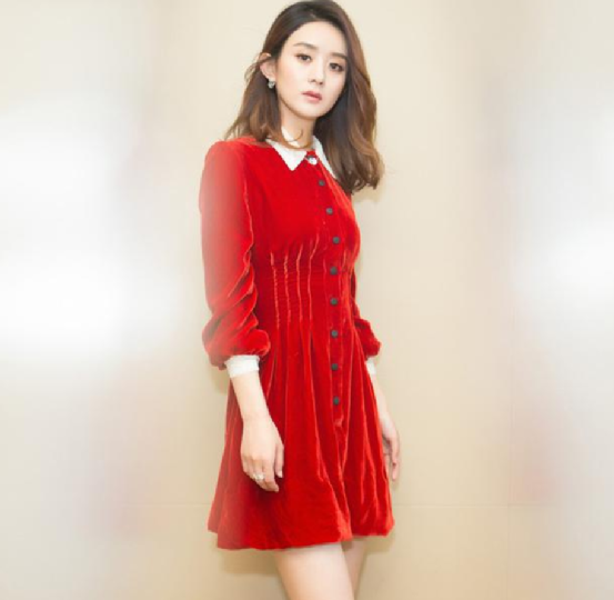 赵丽颖穿一袭红裙大秀好身材，挽起头发优雅艳丽