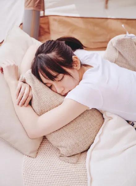 日本女星吉冈里帆写真超美!性感魅力不可挡
