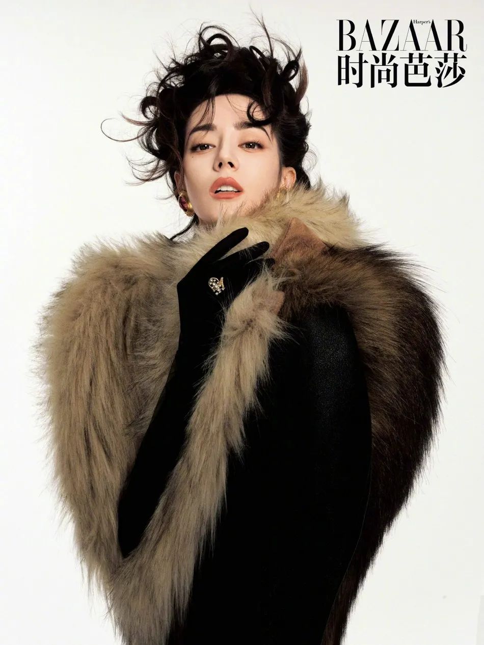 迪丽热巴冬日靓丽写真!雪肤玉貌太性感明艳