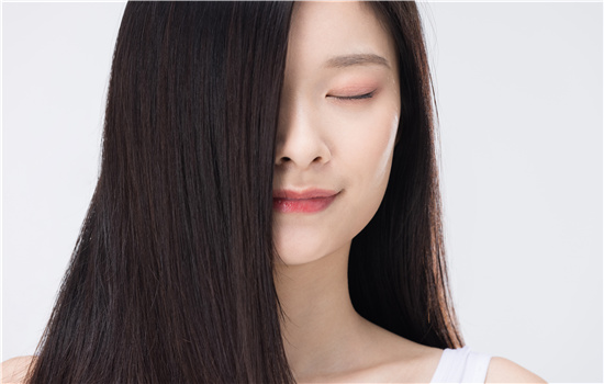 脸大的女生适合什么发型