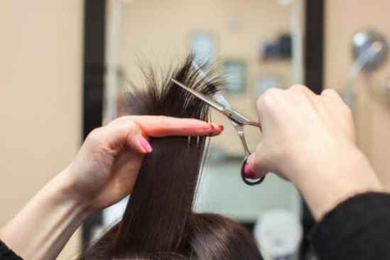 头发发叉长期不剪头发还长吗 为什么头发剪了分叉的后又分叉了