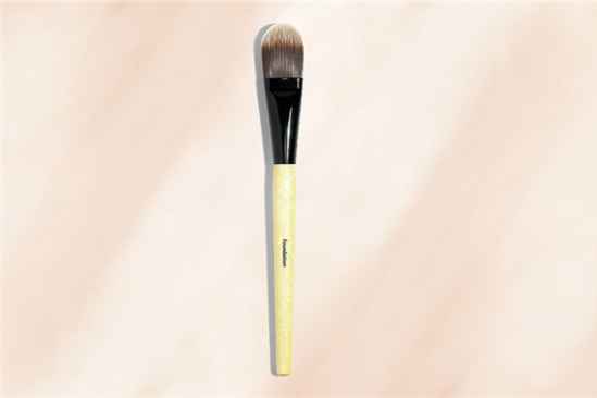 粉底刷比美妆蛋好用吗 粉底刷和美妆蛋有什么区别
