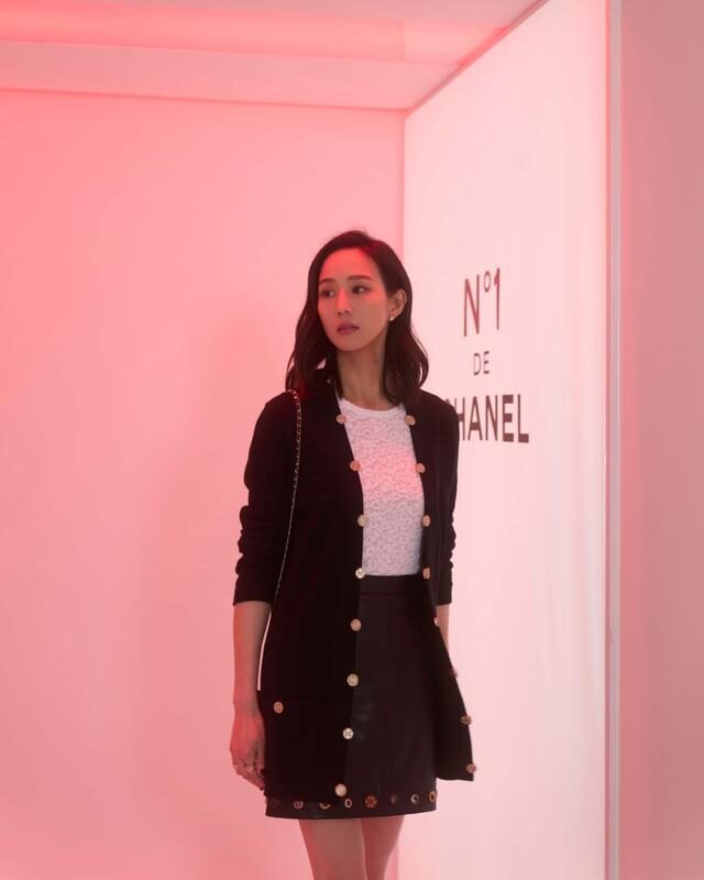 张钧甯穿“黑白配”基础款穿搭，简单又高级