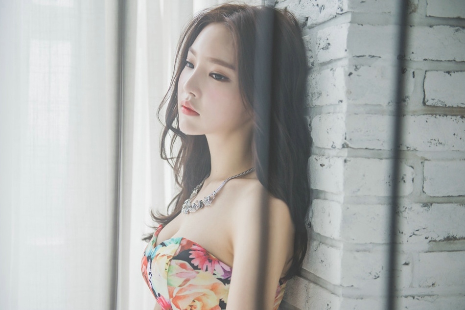 韩国高级感美女林正允笑容甜美迷人图片