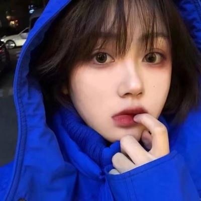 地铁上突然有个硬物 我的腰遭到了撞击