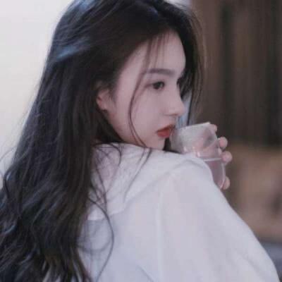 系统让我攻略九个变态好想哭 最后我还是完成了这个任务