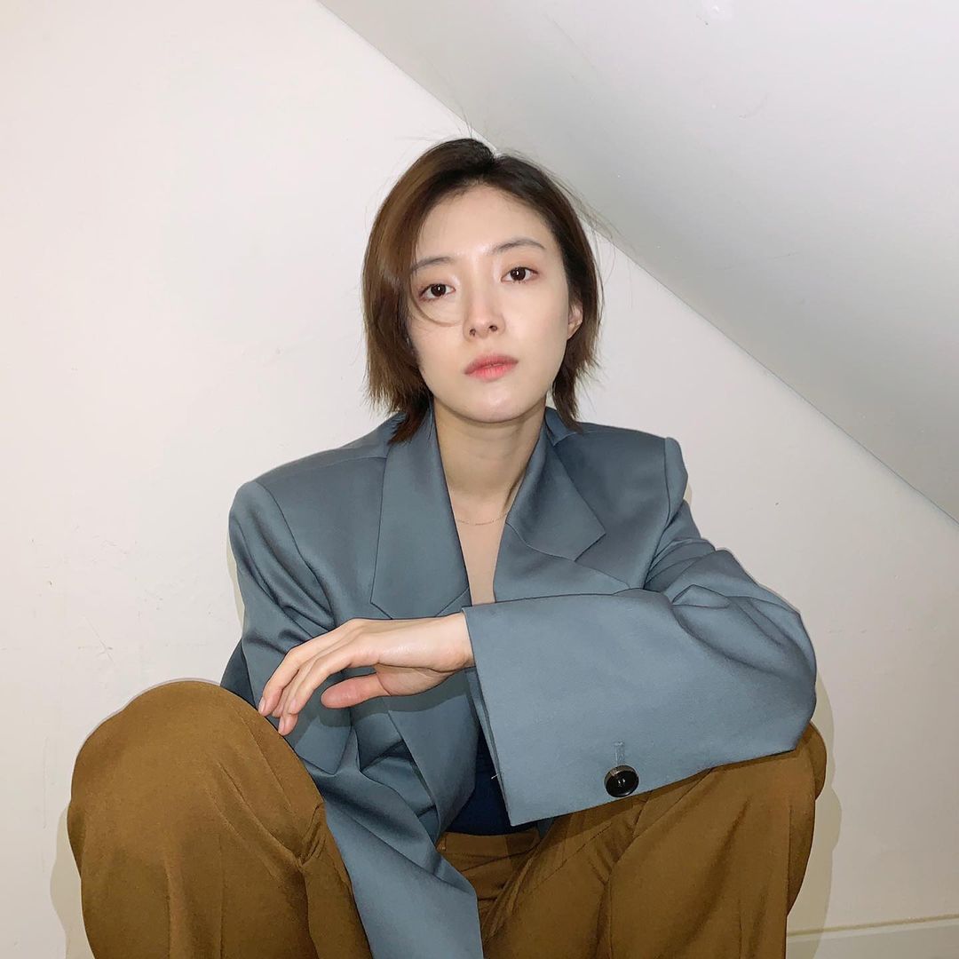 从小美到大,凭《衣袖红镶边》走红的李世荣,私下是甜酷女孩一枚