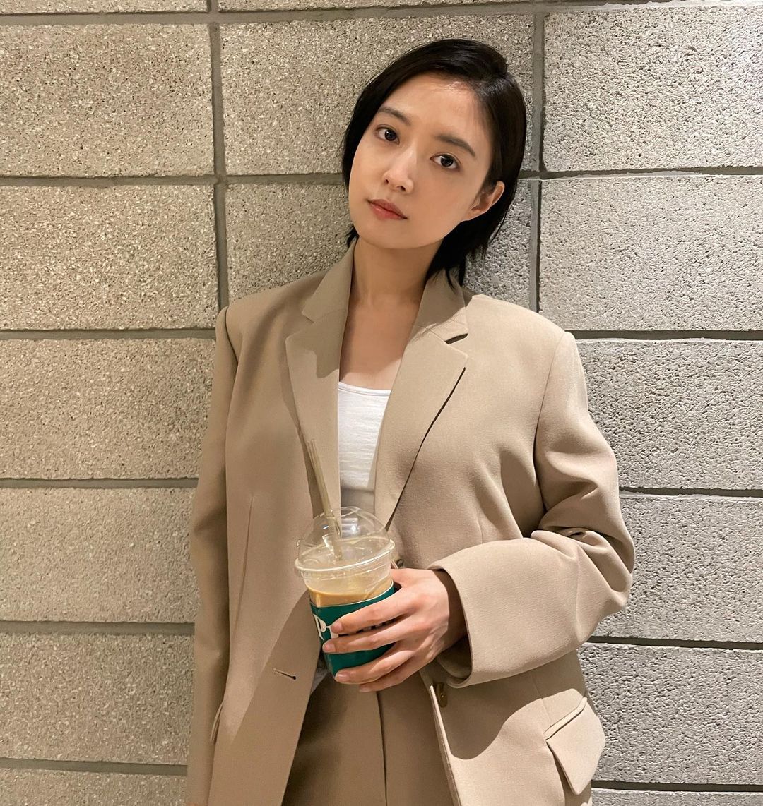 从小美到大,凭《衣袖红镶边》走红的李世荣,私下是甜酷女孩一枚