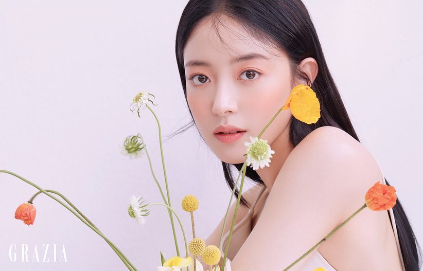 从小美到大,凭《衣袖红镶边》走红的李世荣,私下是甜酷女孩一枚