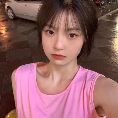 回姥姥家车上座位不够 坐在后排的我发现了秘密