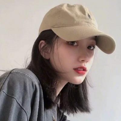 女朋友被窝里撒娇说要抱抱 我一把就推开她了