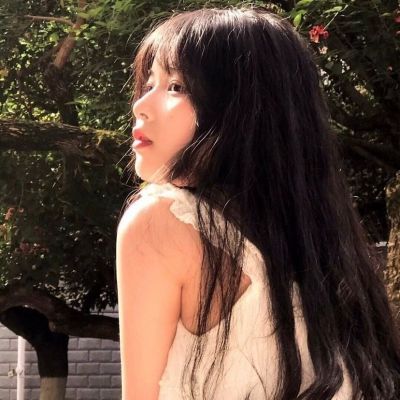 女友闺蜜睡在我们旁边 半夜我敲开了她的门