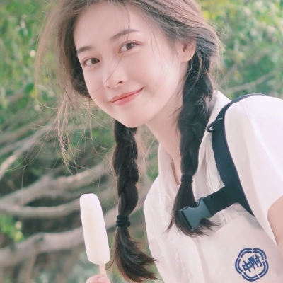 女主穿越到了只有男人的世界 她苦苦挣扎求放过