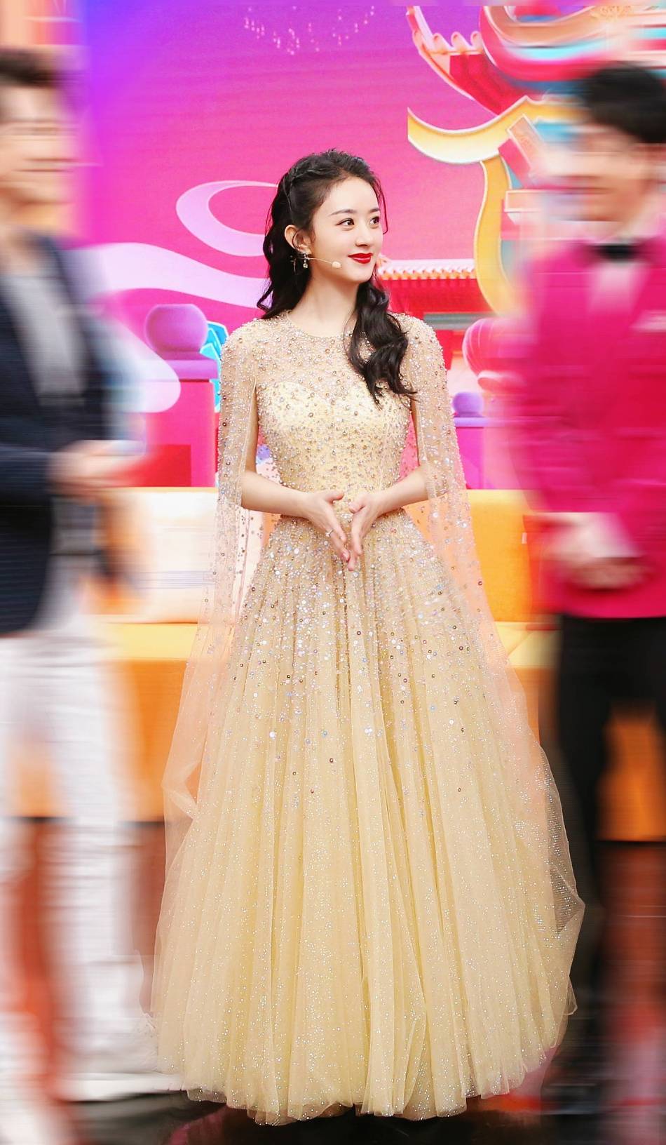 赵丽颖穿公主裙甜美靓丽！雪肤玉貌美得让人窒息