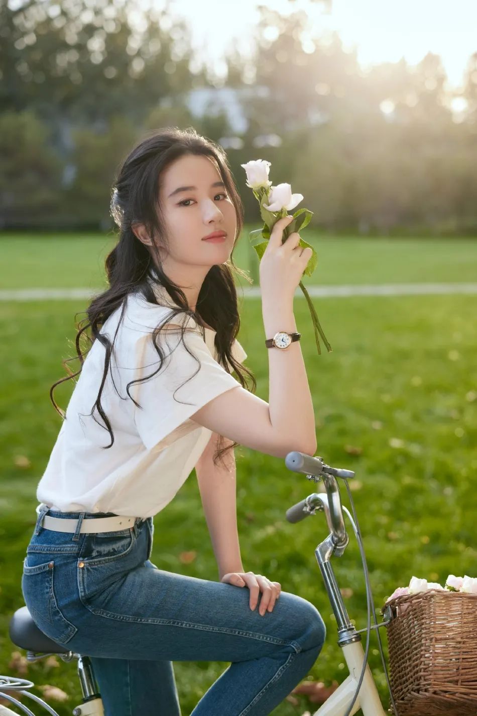 刘亦菲新年写真超清纯！尽显清新之美