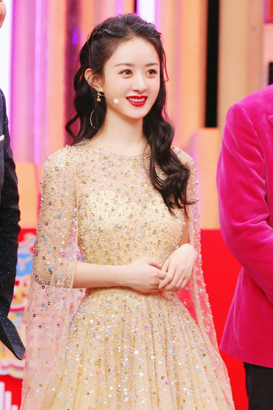 赵丽颖穿公主裙甜美靓丽！雪肤玉貌美得让人窒息