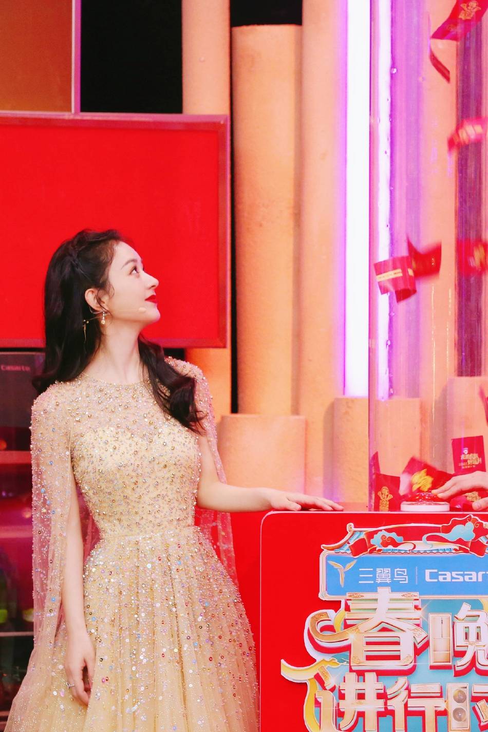 赵丽颖穿公主裙甜美靓丽！雪肤玉貌美得让人窒息