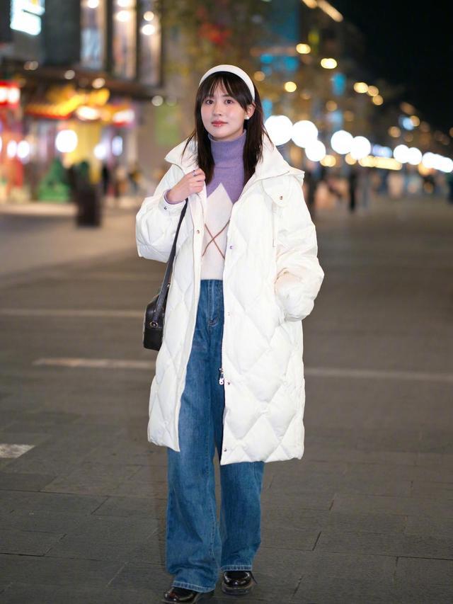 除了搭配打底裤,羽绒服还适合搭配哪几种裤子