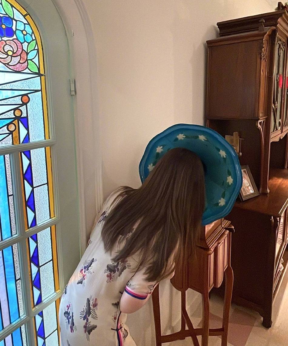 虞书欣穿旗袍身姿曼妙超靓丽!美得让人窒息