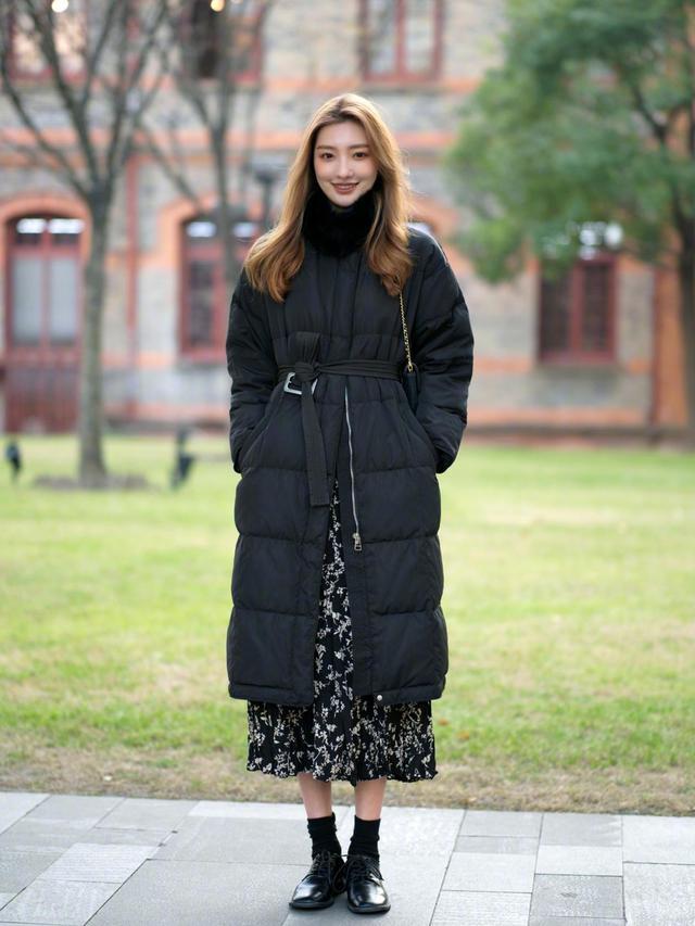 甜美少女感选百褶裙;想要性感辣妹风选包臀裙就对了