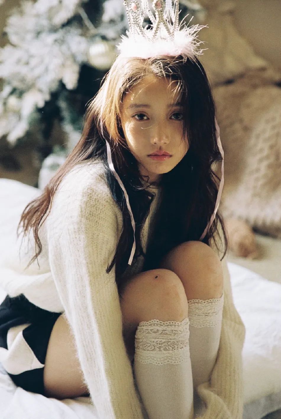 姜贞羽阁楼公主美图超惊艳！笑容甜美美得让人心动