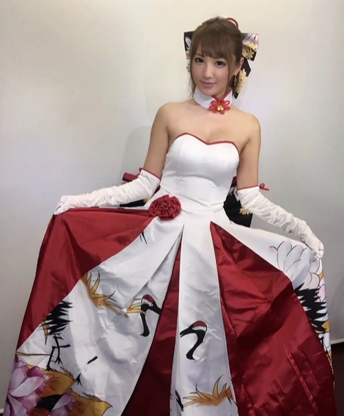 【天海翼个人资料|番号作品全集】E罩杯写真模特 80后性感女神