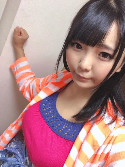 【稻场流花个人资料|番号作品全集】一年拍片百部最强神乳少女