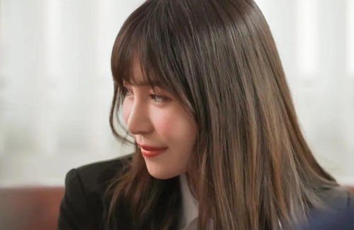 【小野夕子个人资料|番号作品】H罩杯气质型OL美女