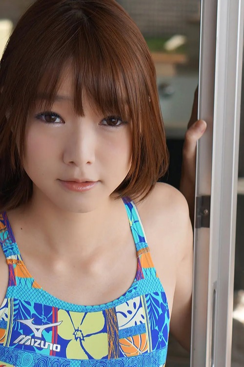 【凉川绚音个人资料|番号作品全集】八头身E罩杯短发女优