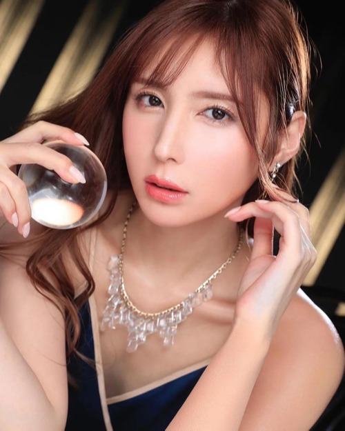 【仲村美宇个人资料|番号作品全集】泳装写真模特变身最美女鬼