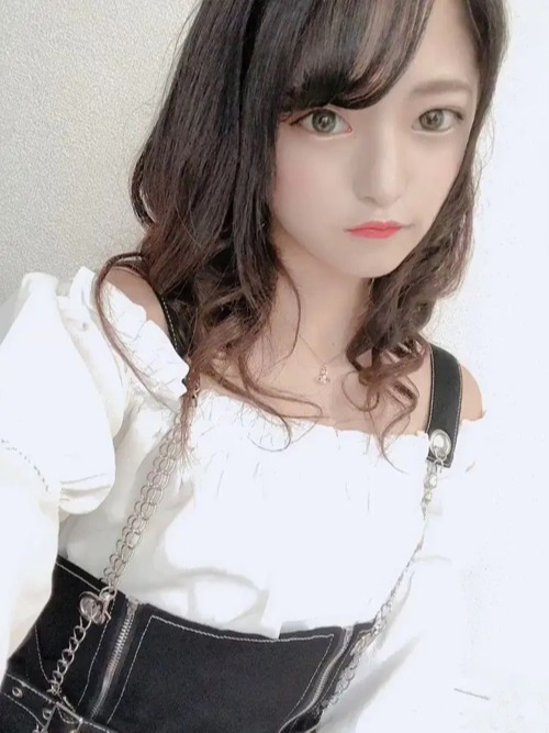 【渚光希个人资料|番号作品全集】喜欢cosplay的学生妹系女生