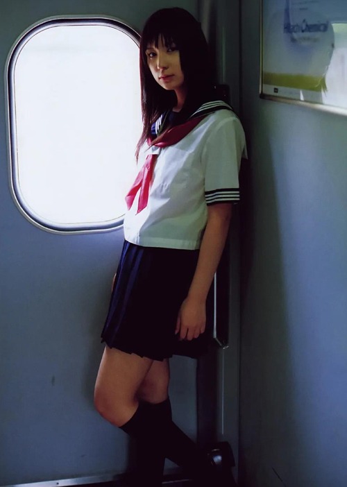 【仲村美宇个人资料|番号作品全集】泳装写真模特变身最美女鬼