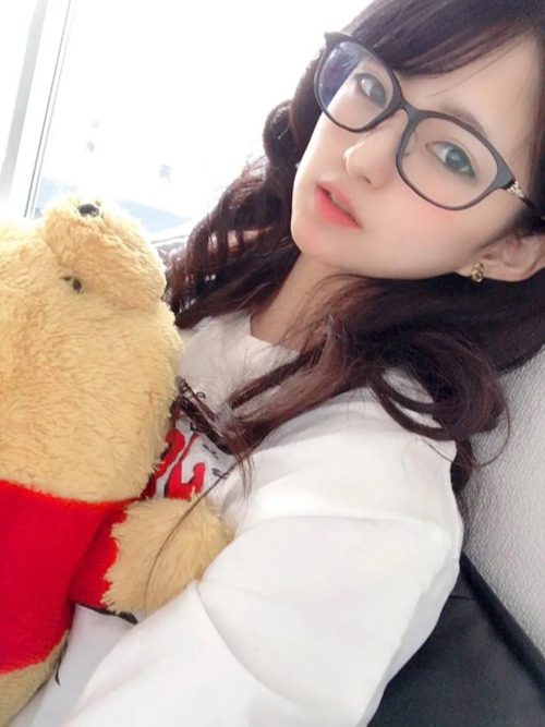 【渚光希个人资料|番号作品全集】喜欢cosplay的学生妹系女生